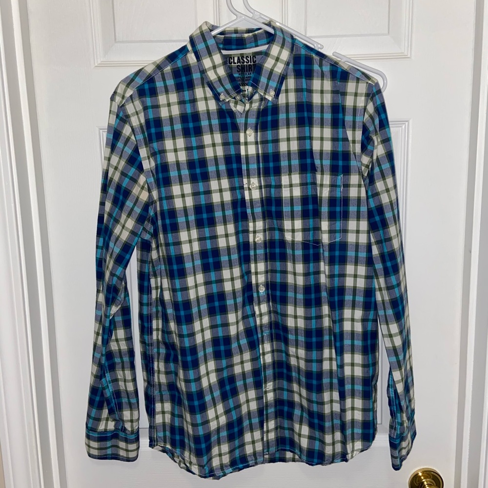 Men’s plaid button down shirt